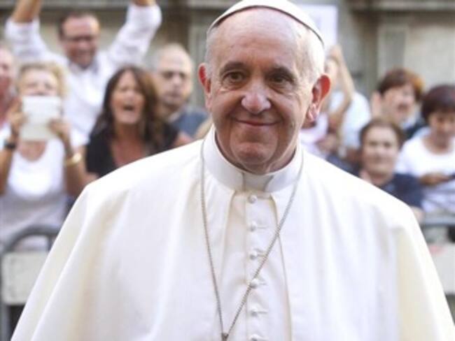 El Papa aceptó renuncia del obispo irlandés que encubrió a un sacerdote pederasta