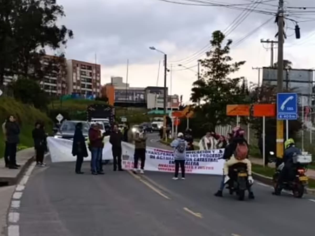 ¿Cuáles son los motivos de las protestas en La Calera? Cara a cara entre manifestante y alcalde