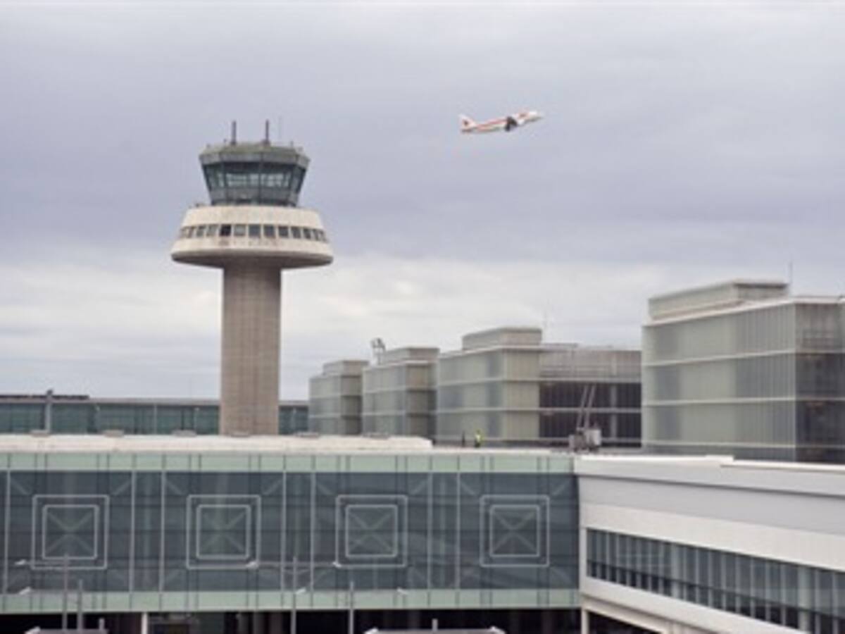 Trabajadores del sector aéreo proponen mesa de diálogo con aerolíneas