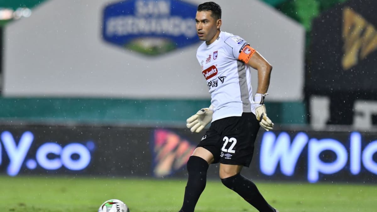 Sufre el 'León': Leandro Castellanos será baja en Santa Fe por un mes