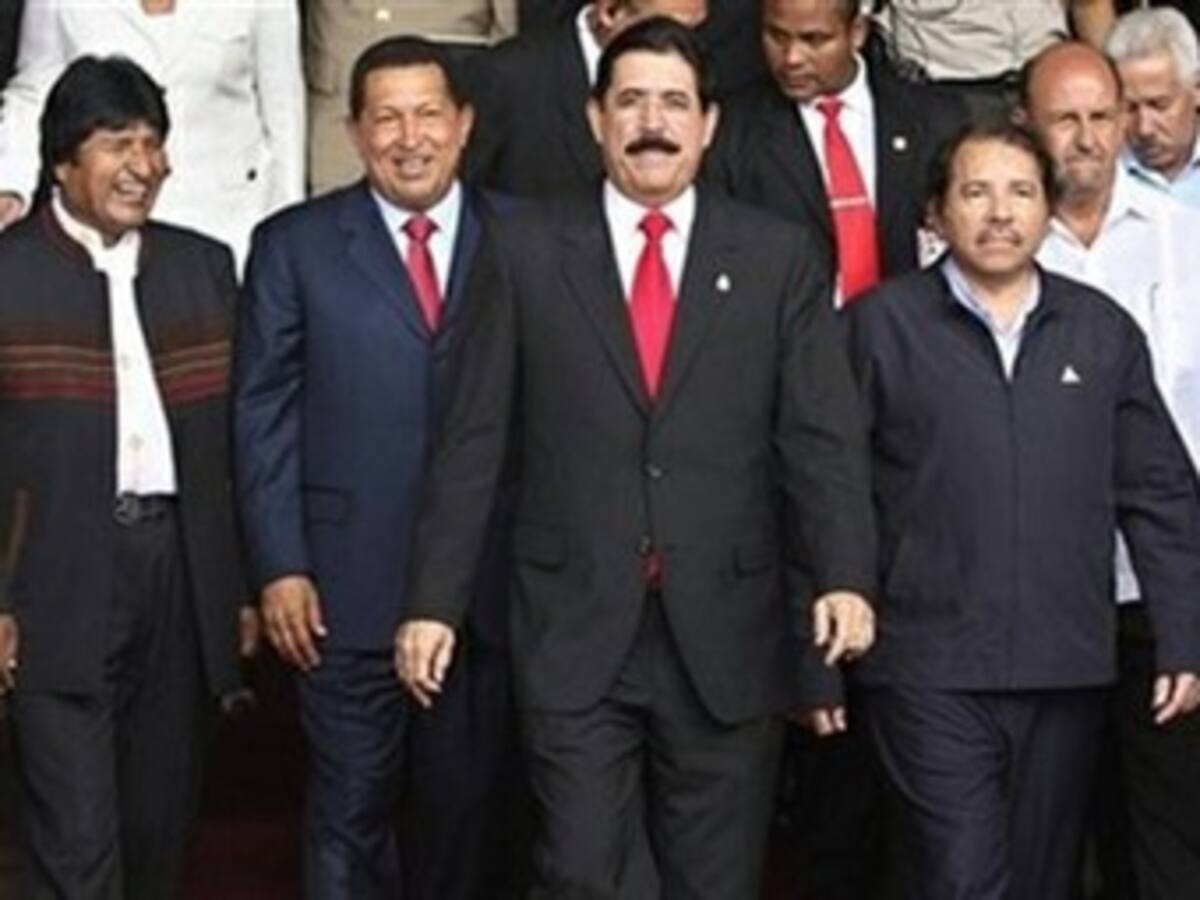El presidente Chávez confirma llegada de personalidades invitadas a celebrar sus 10 años en el poder