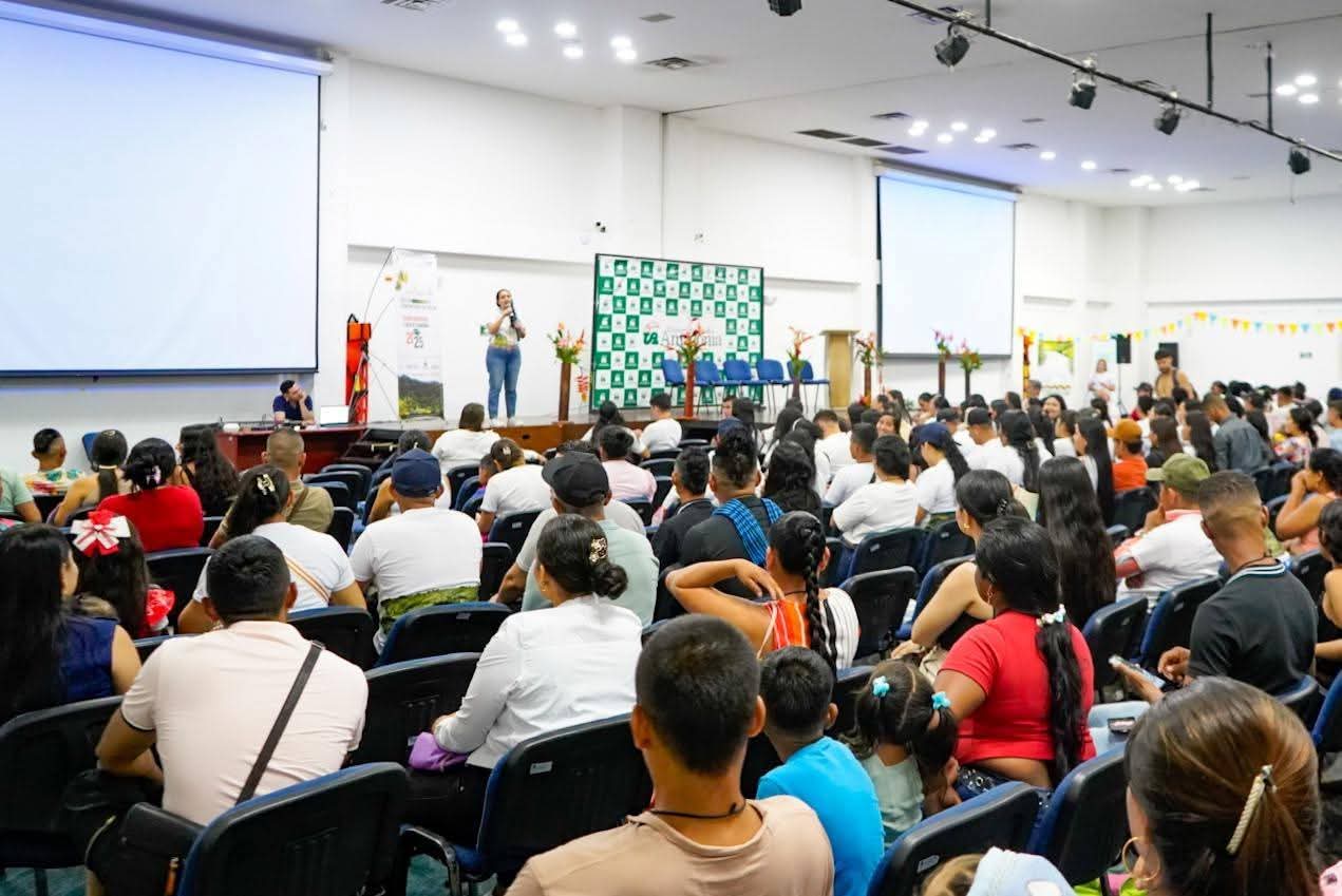 Más de mil jóvenes provenientes de los departamentos de Caquetá, Putumayo, Guaviare y Meta. Foto Luis Antonio Valencia.