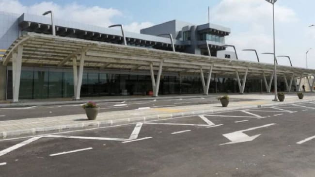 Fachada del aeropuerto Ernesto Cortissoz