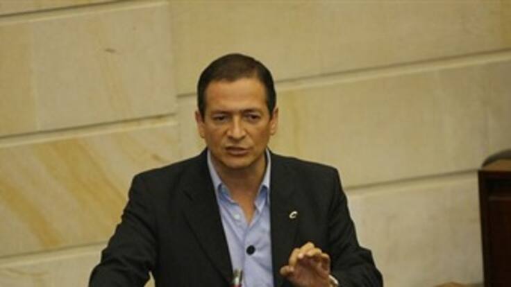 ​Uribe es un salto al vacío con los ojos abiertos: Senador Arturo Yepes