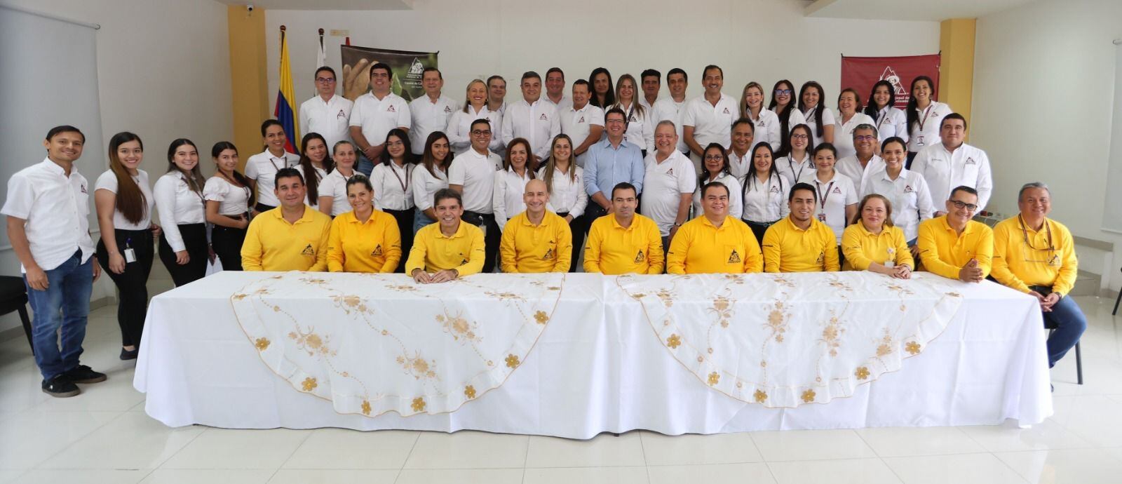 Finalmente, se señaló que desde el Comité de Cafeteros del Huila, se reitera el apoyo incondicional a la incansable labor de Bahamón Jaramillo.