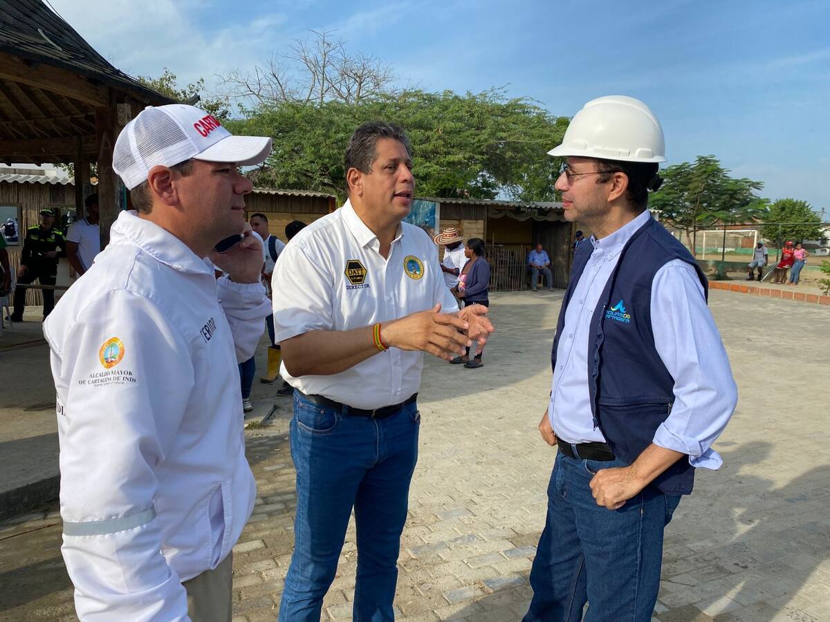 Autoridades atienden emergencia en Tierra Baja por ruptura del emisario terrestre