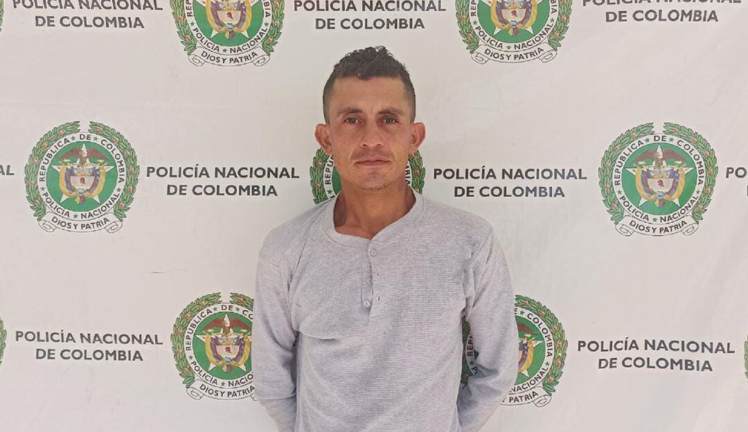 Como Christian Mauricio Rey Pasos de 28 años de edad fue identificado el hombre  capturado por el delito de violencia intrafamiliar agravado.