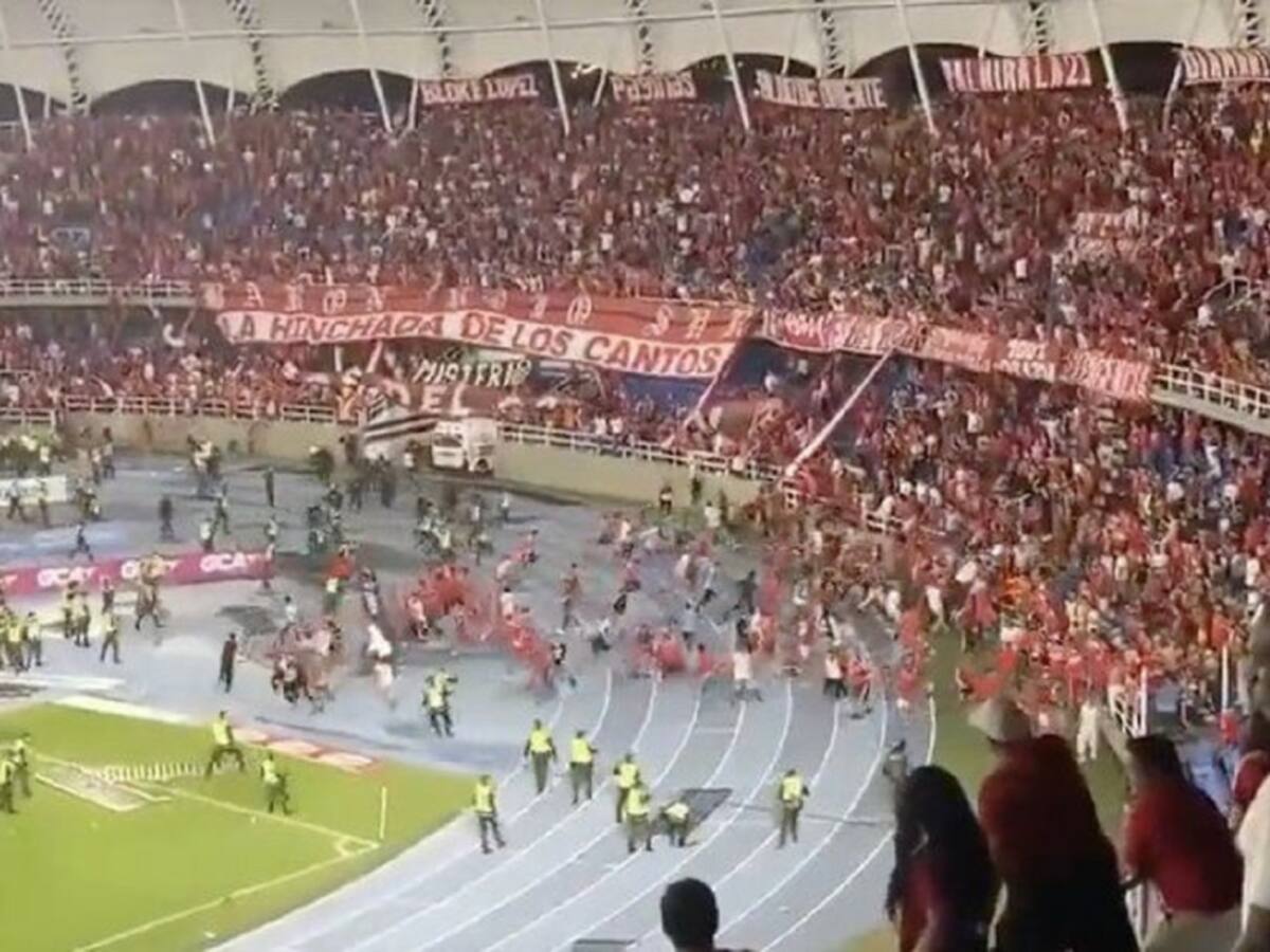 América deberá pagar por los daños de sus hinchas, conozca las sanciones