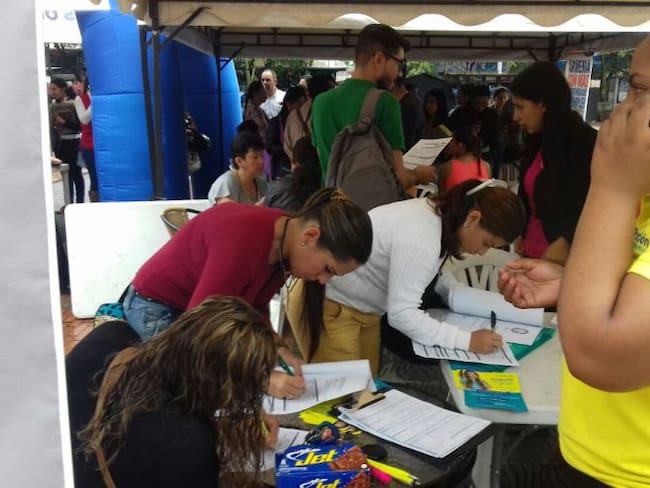 Feria para búsqueda de empleo en Colombia.
