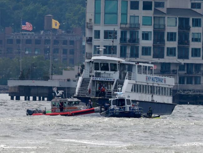 Rescate del bote accidentado en el río Hudson. Foto: Getty