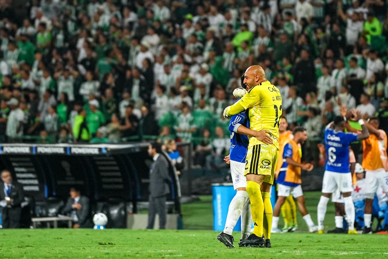 Diego Novoa festeja la clasificación de Millonarios / Colprensa.