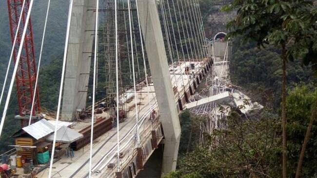 Nueve muertos tras desplome de puente en construcción en vía Bogotá – Villavicencio. Foto: Prensa ANI