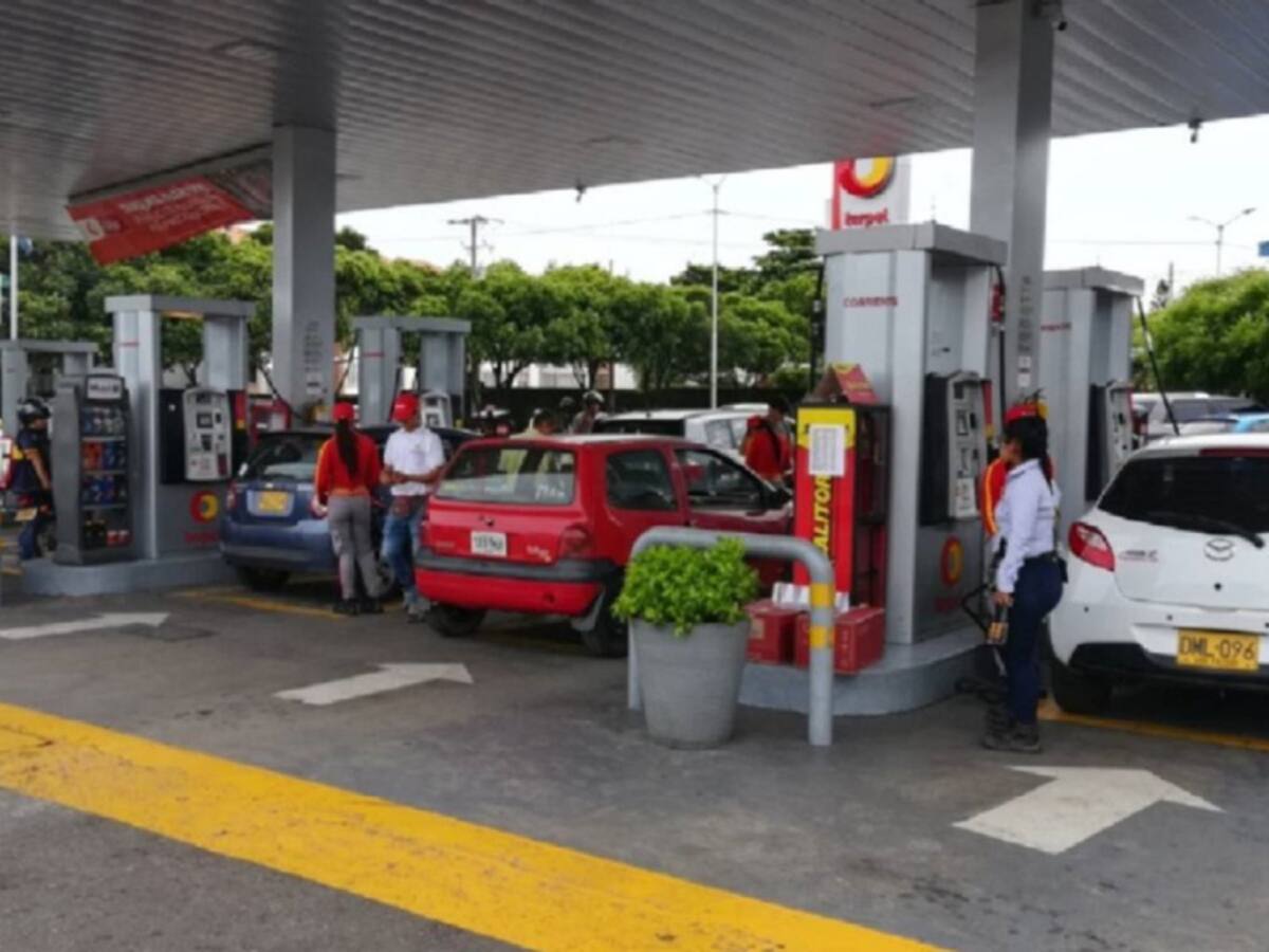 Disminuyen filas para adquirir gasolina en la frontera