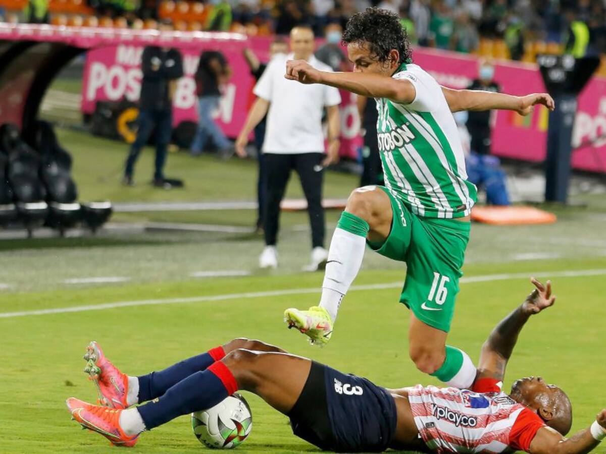 Mantilla sobre la falta de gol: "Con estos jugadores no nos puede pasar"