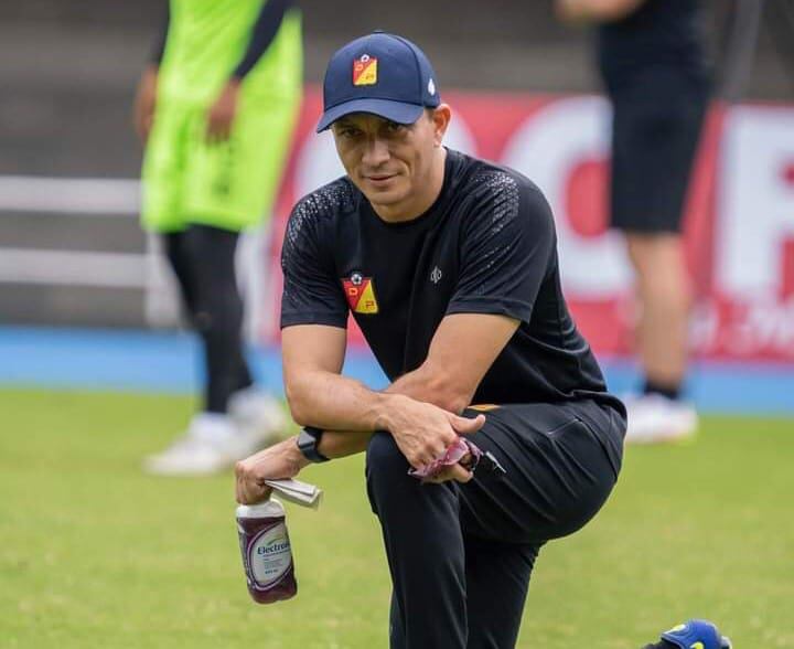 Alejandro Restrepo, DT del Deportivo Pereira. | Foto: Corpereira