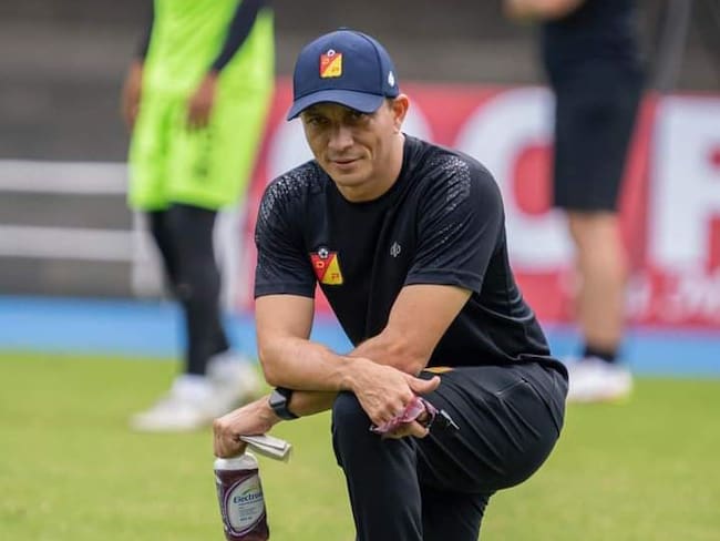 Alejandro Restrepo, DT del Deportivo Pereira. | Foto: Corpereira