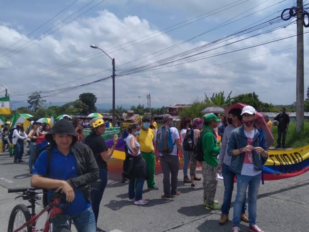 Marcha carnaval de manera pacífica en Armenia
