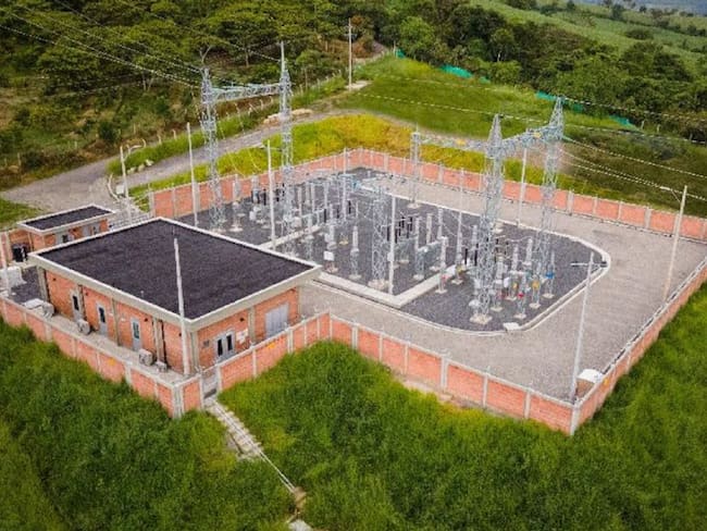 Electrificadora inaugura planta eléctrica que costó 125 mil millones de pesos 