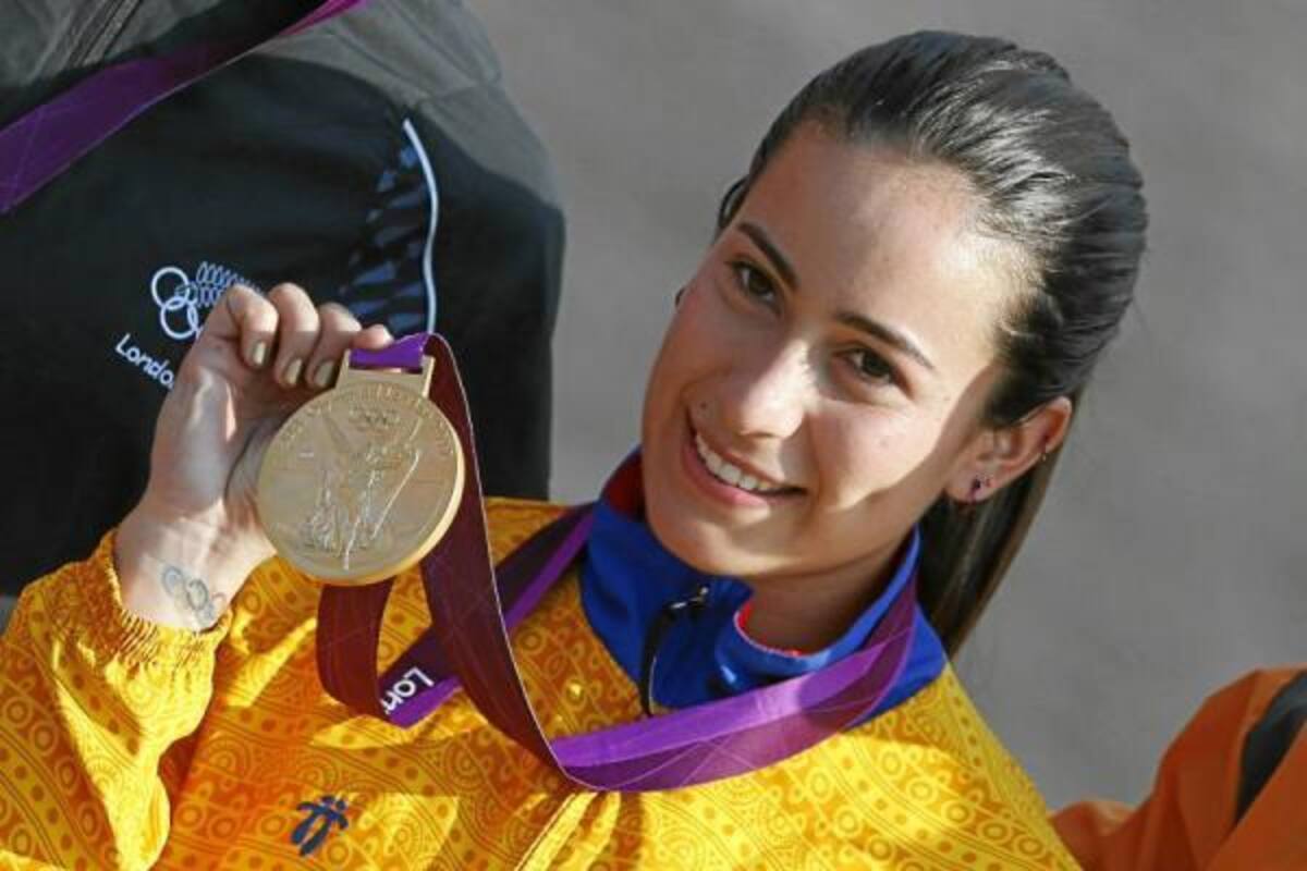 Mariana Pajón ganadora de medallas de oro por pedalear como nadie en las competencias internacionales de BMX.