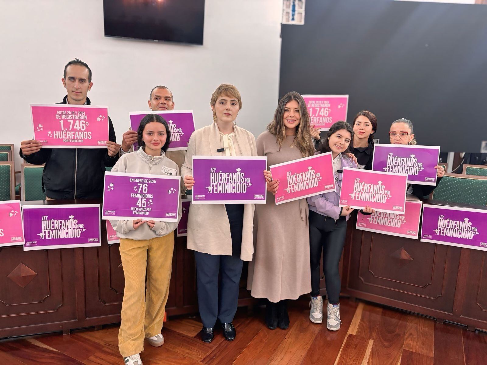 Proyecto de ley huérfanos de feminicidio: Prensa representante Juliana Aray