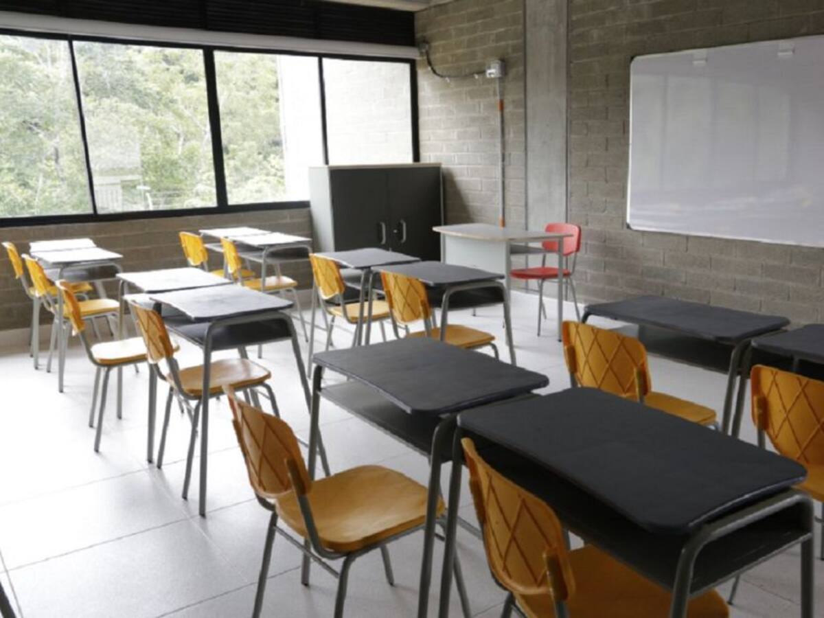 Investigan un presunto consumo de drogas en un salón de clases en Maceo