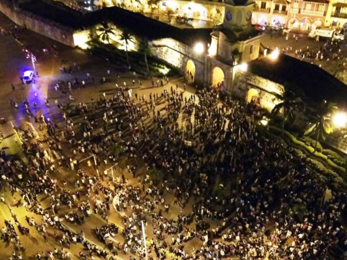 Caos en "marcha de antorchas" de estudiantes de la Uni-Cartagena