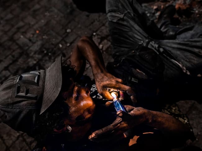 Consumo de basuco en las calles de Medellín, Colombia.
(Foto: Jan Sochor/Getty Images)