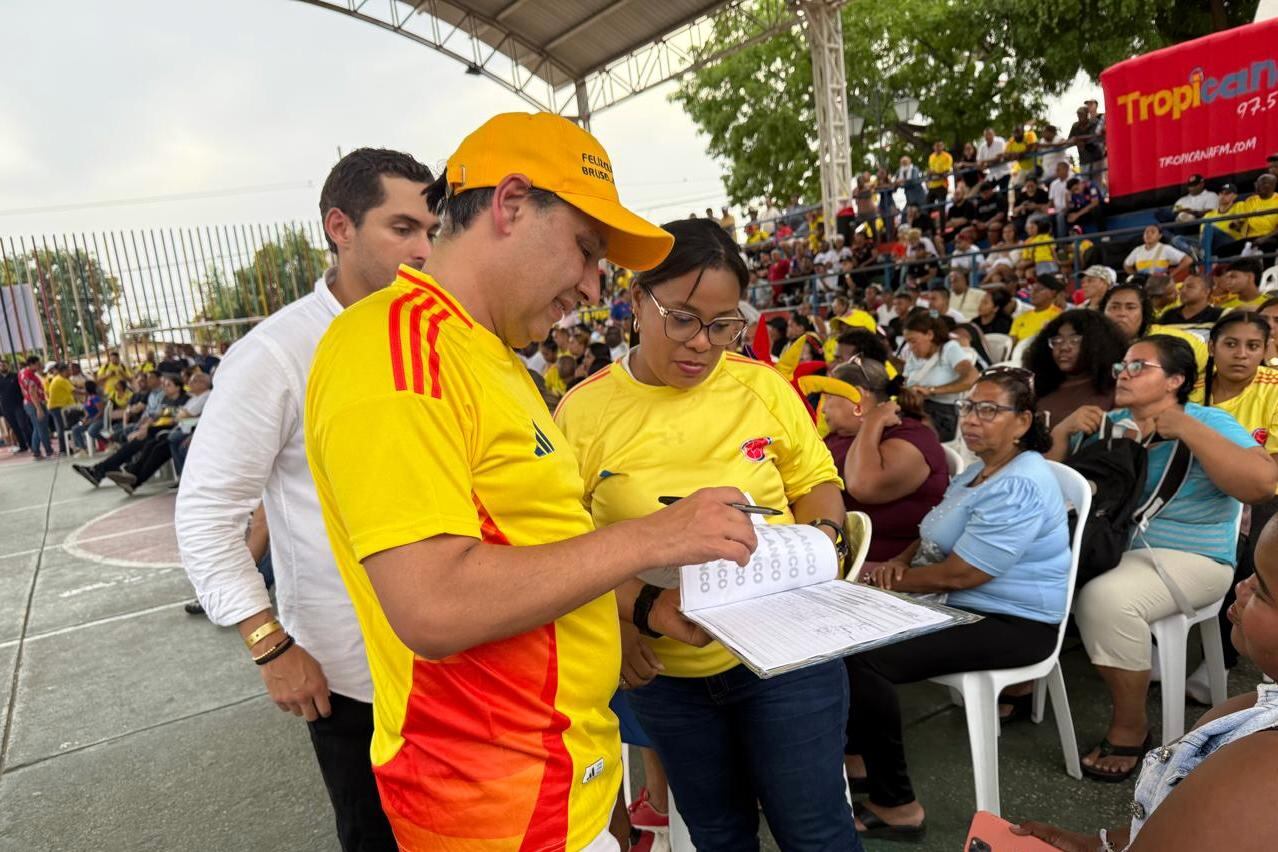 ‘O nos unimos o nos jodemos’: Mauricio Lizcano en debate presidencial