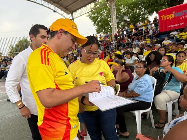 ‘O nos unimos o nos jodemos’: Mauricio Lizcano en debate presidencial