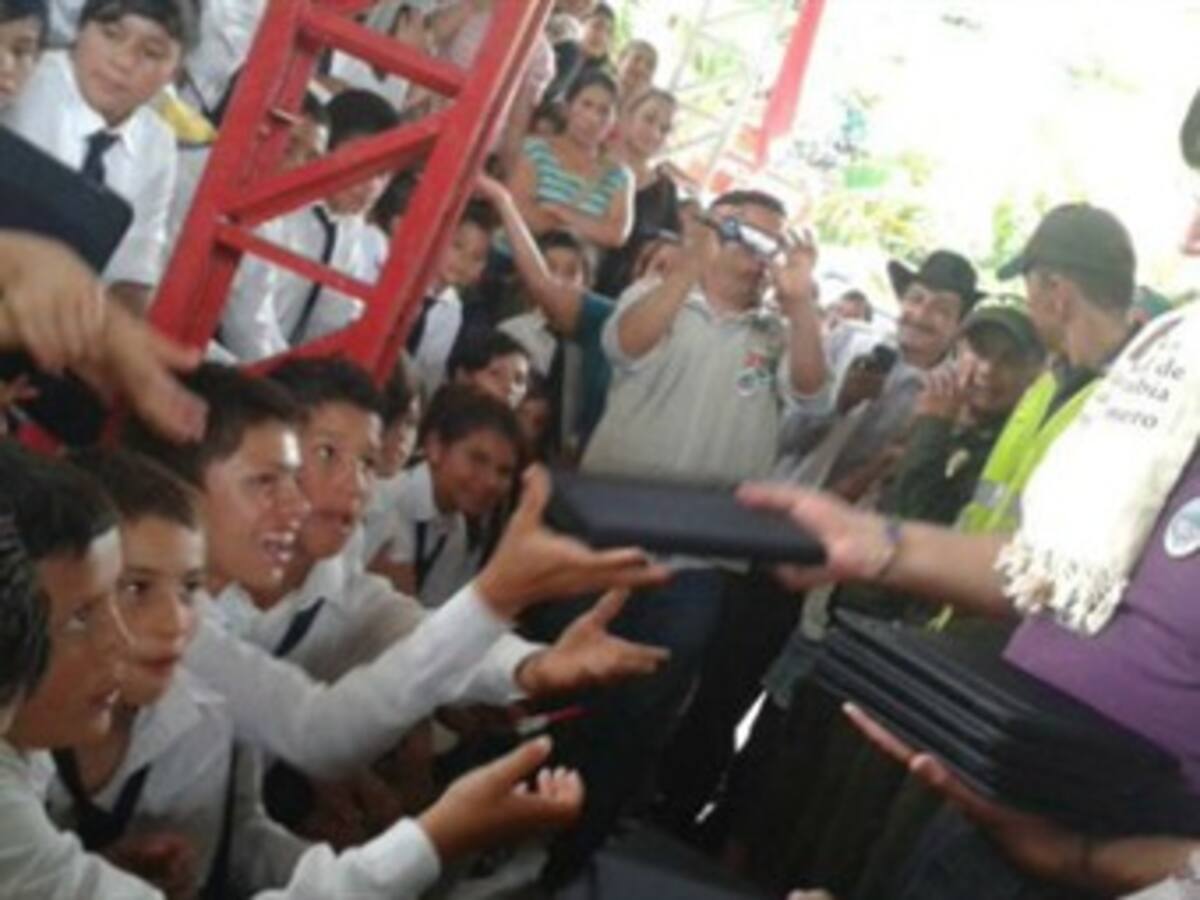 MinTic lleva 800 computadores al Cesar dentro del Plan Vive Digital