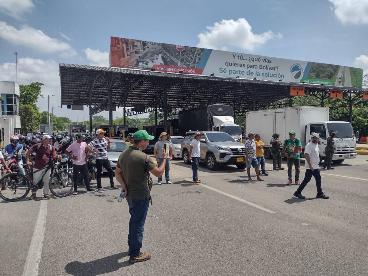 “Presidente, intervengan de manera urgente”: Dumek a Petro por crisis en peaje de Turbaco