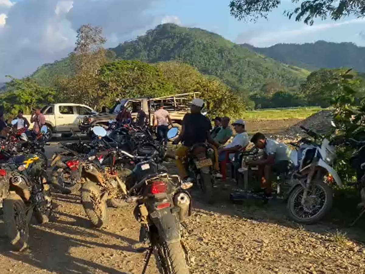 Mineros de Montecristo reclaman pavimentación de vías con recursos del Gobierno Nacional