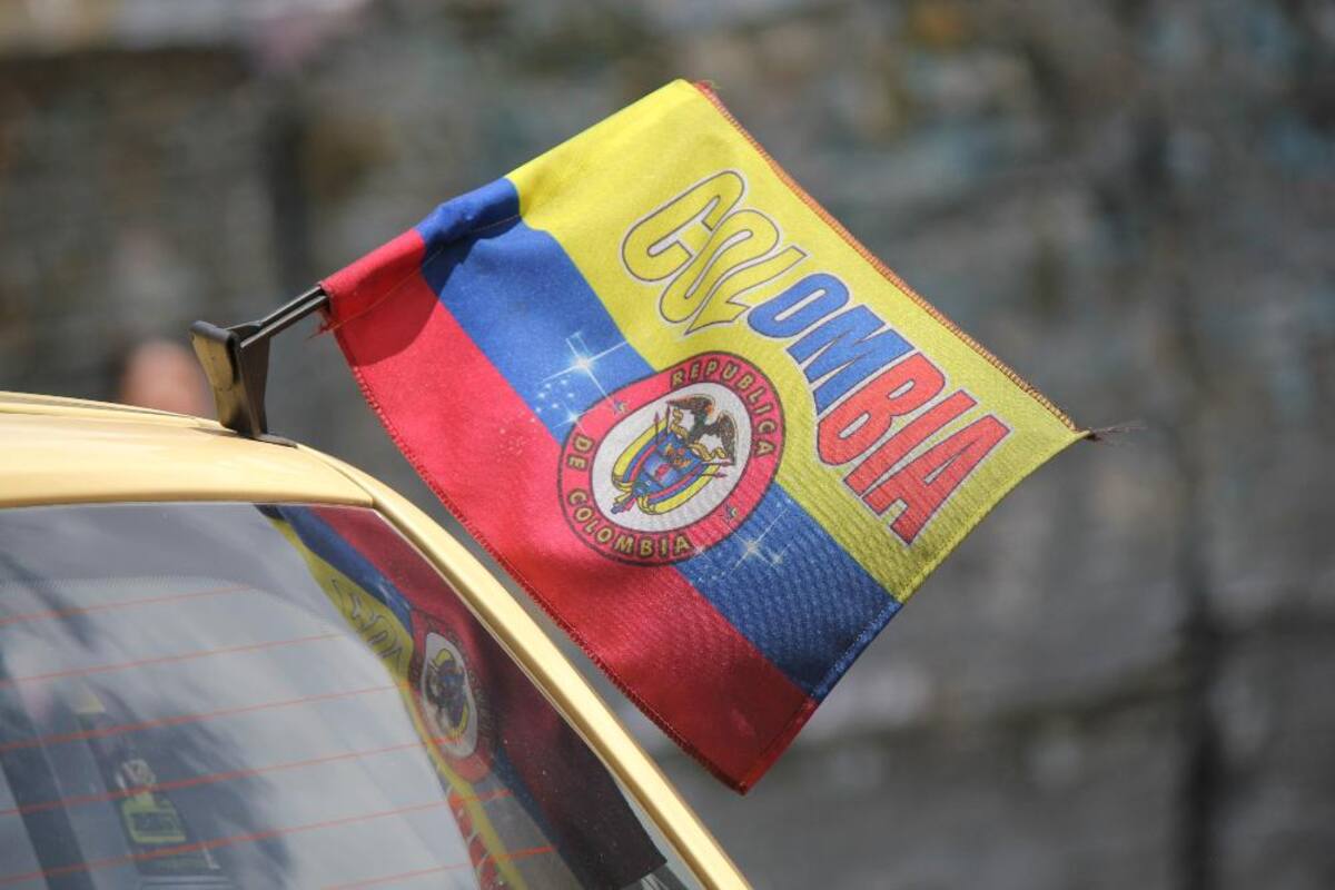 La plaza de Bolívar reúne a miles de hinchas de la selección.