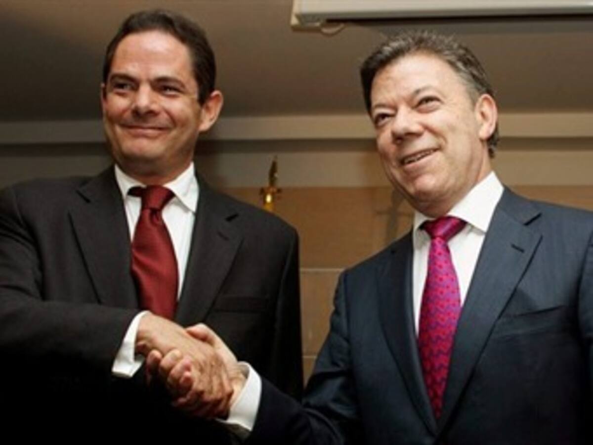 Vargas Lleras reitera que su futuro está en manos del presidente Santos