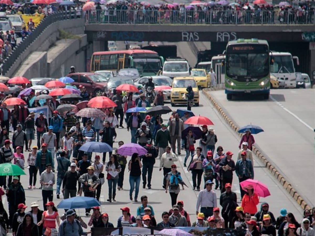 Reabren la calle 26 luego de varias horas de caos