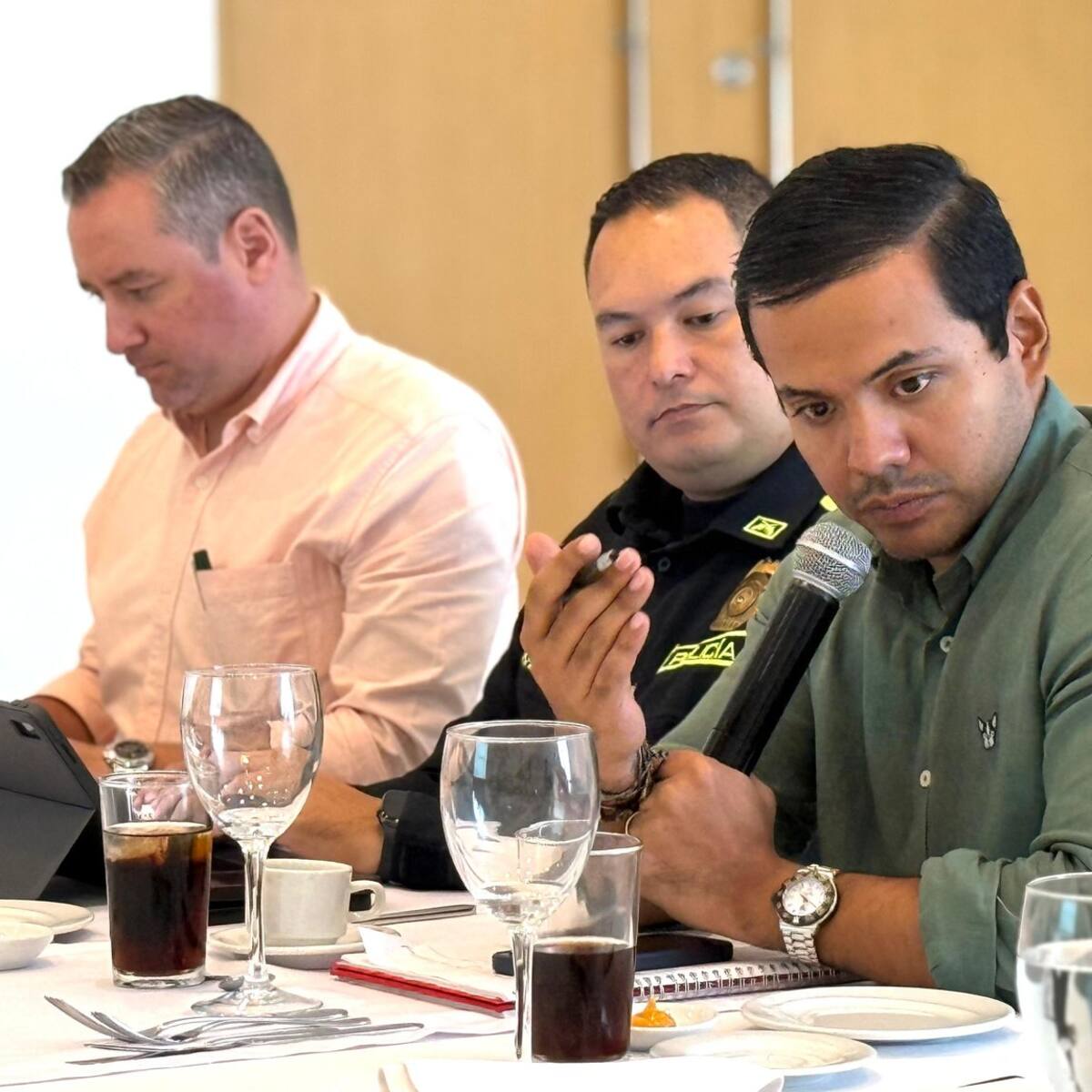 Gobierno dejará hoja de ruta de paz al nuevo presidente, aseguró el delegado Camilo Pineda
