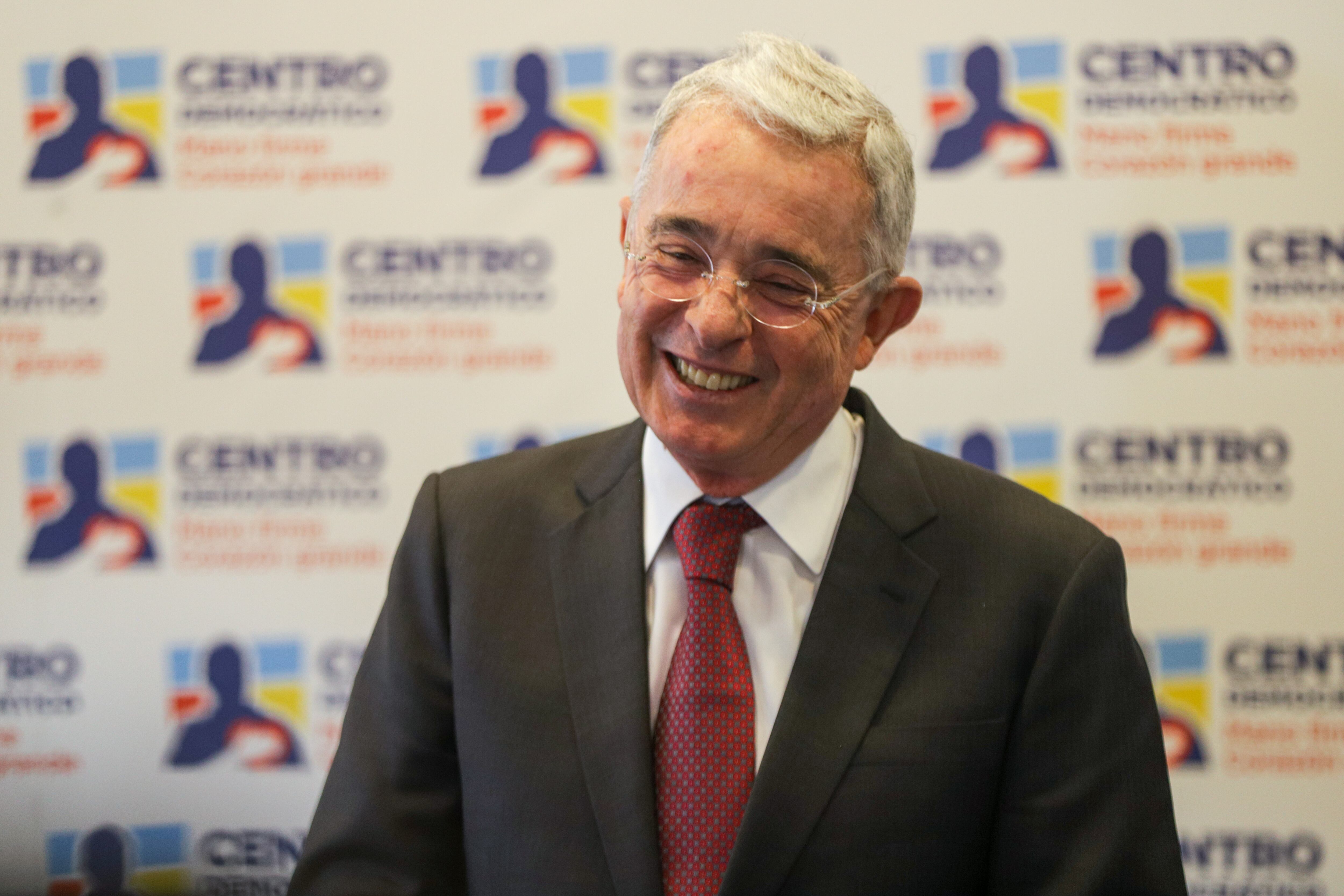 Bogotá, 27 de Septiembre de 2022. Ex presidente y líder del Centro Democrático, Álvaro Uribe, Senador, Miguel Uribe y Representante a la Cámara, Óscar Dario Pérez. (Colprensa - Álvaro Tavera)