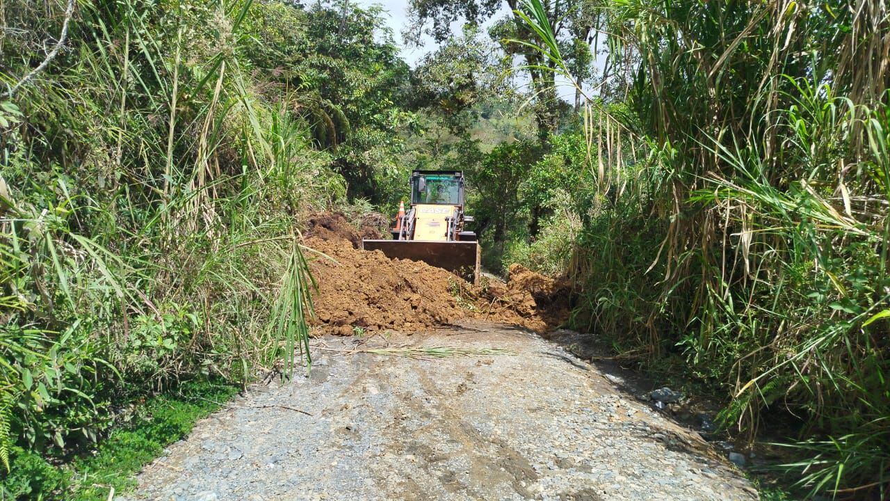 Continúa labores para habilitar la vía Bolivia- La Soledad- El Higuerón - La Mesa en Pensilvania