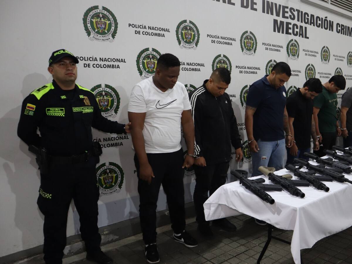 Caen traficantes de armas tras enfrentamiento con la Policía en Cali: incautan poderoso arsenal