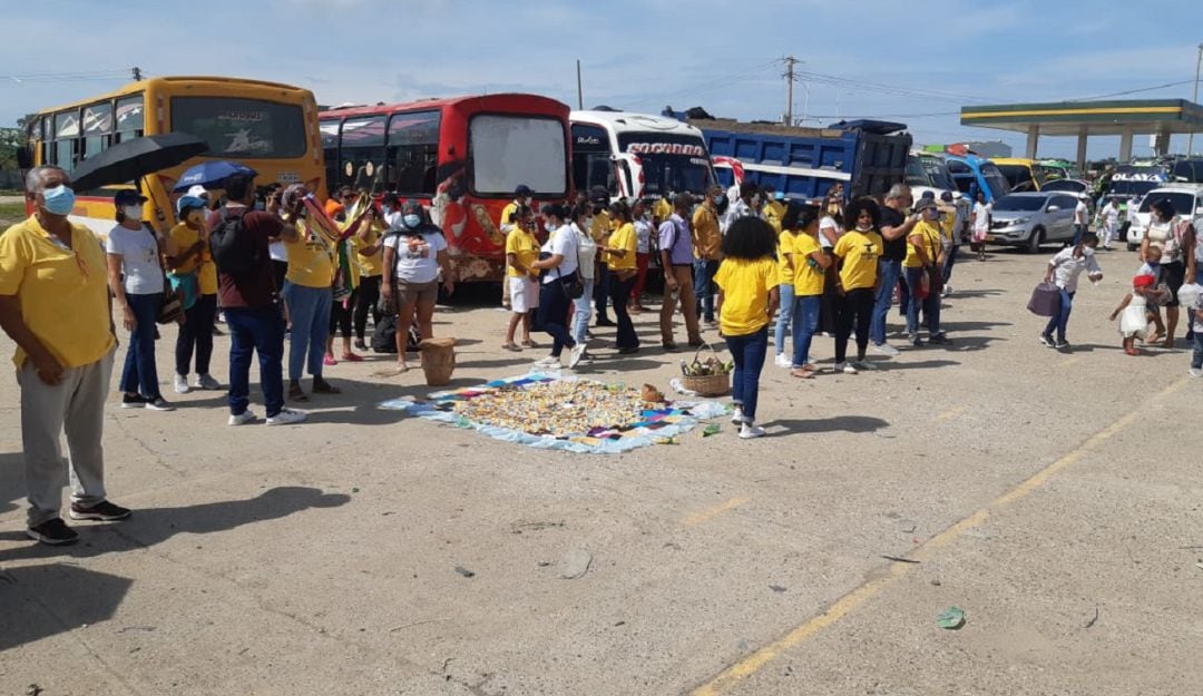 Simpatizantes y allegados se concentraron en las afueras de la cárcel de mujeres para apoyar a la exmandataria condenada a 12 años de prisión