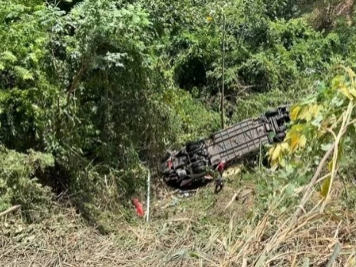 Por rescate de bus, hay cierres parciales entre Bucaramanga - San Alberto