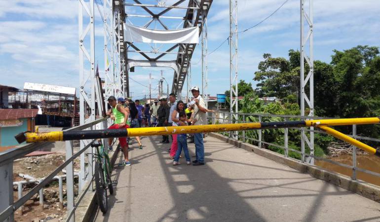 Puente fronterizo La Unión.