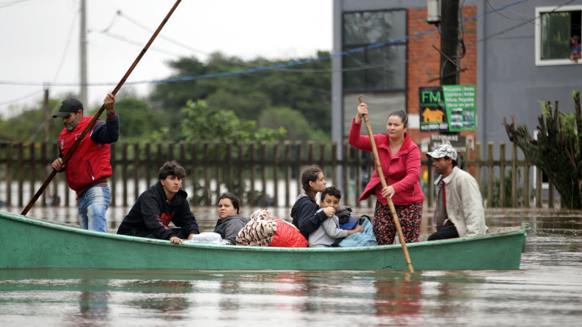 Al menos 20 muertos y decenas de desaparecidos por intensas lluvias en una ciudad al sur de Brasil