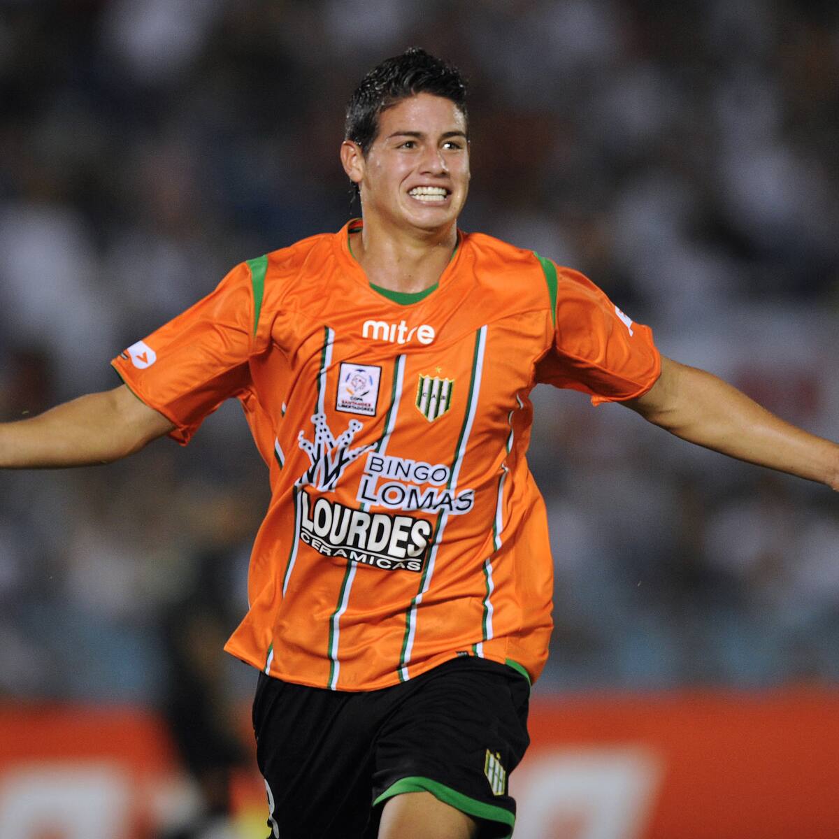 Falcioni se acuerda de James Rodríguez y bromea con su deseo de ficharlo en Banfield