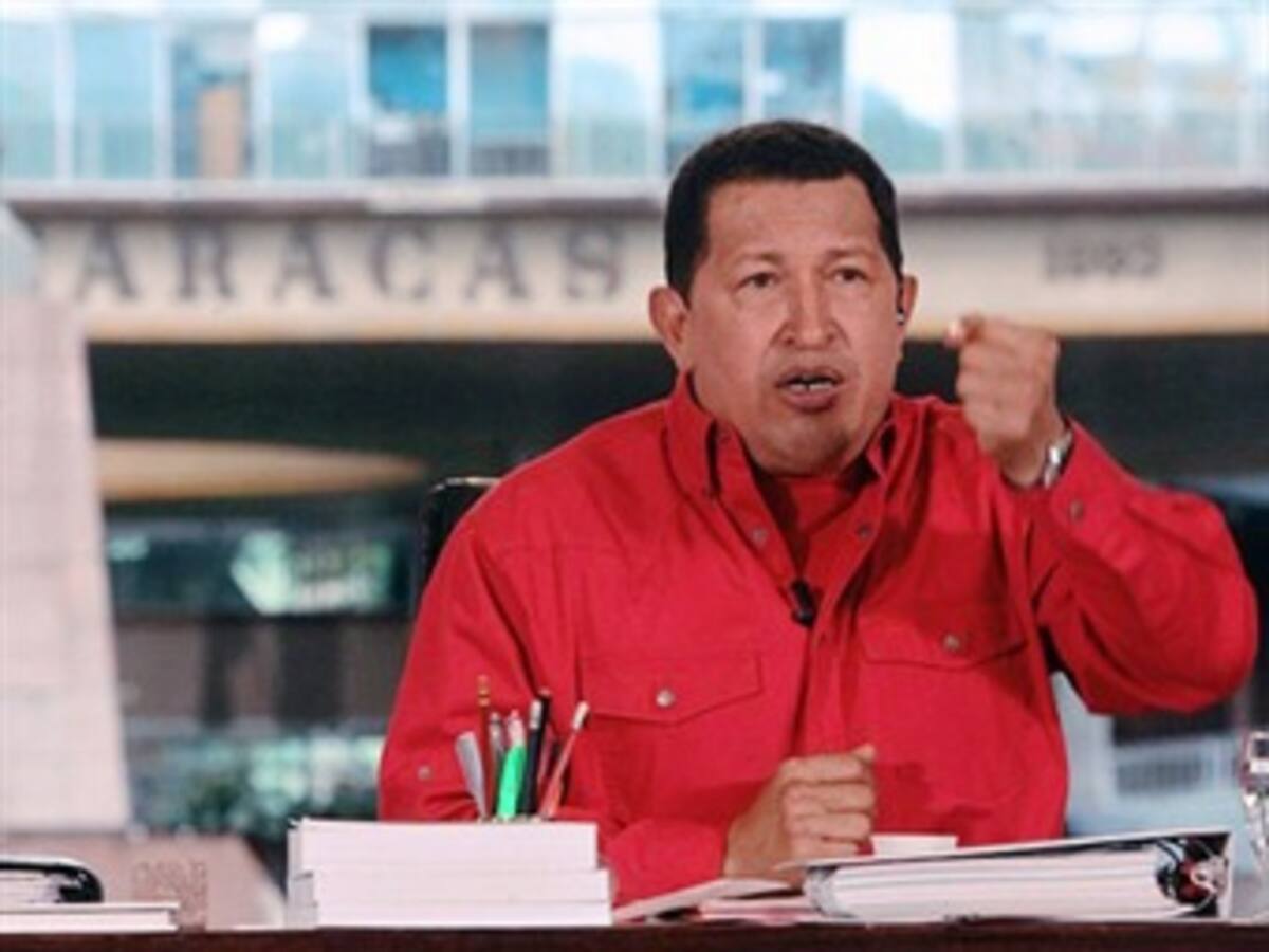 Chávez confirma su proyecto nuclear pacífico y más compras militares a Rusia