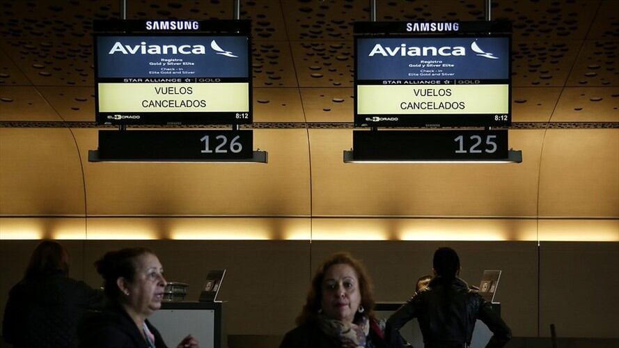 CUT convocó a movilización en apoyo a la huelga de la Adac frente a Avianca. Foto: Colprensa