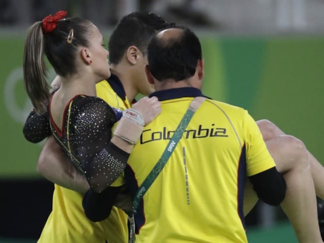 La gimnasta colombiana Catalina Escobar sufre lesión durante su rutina