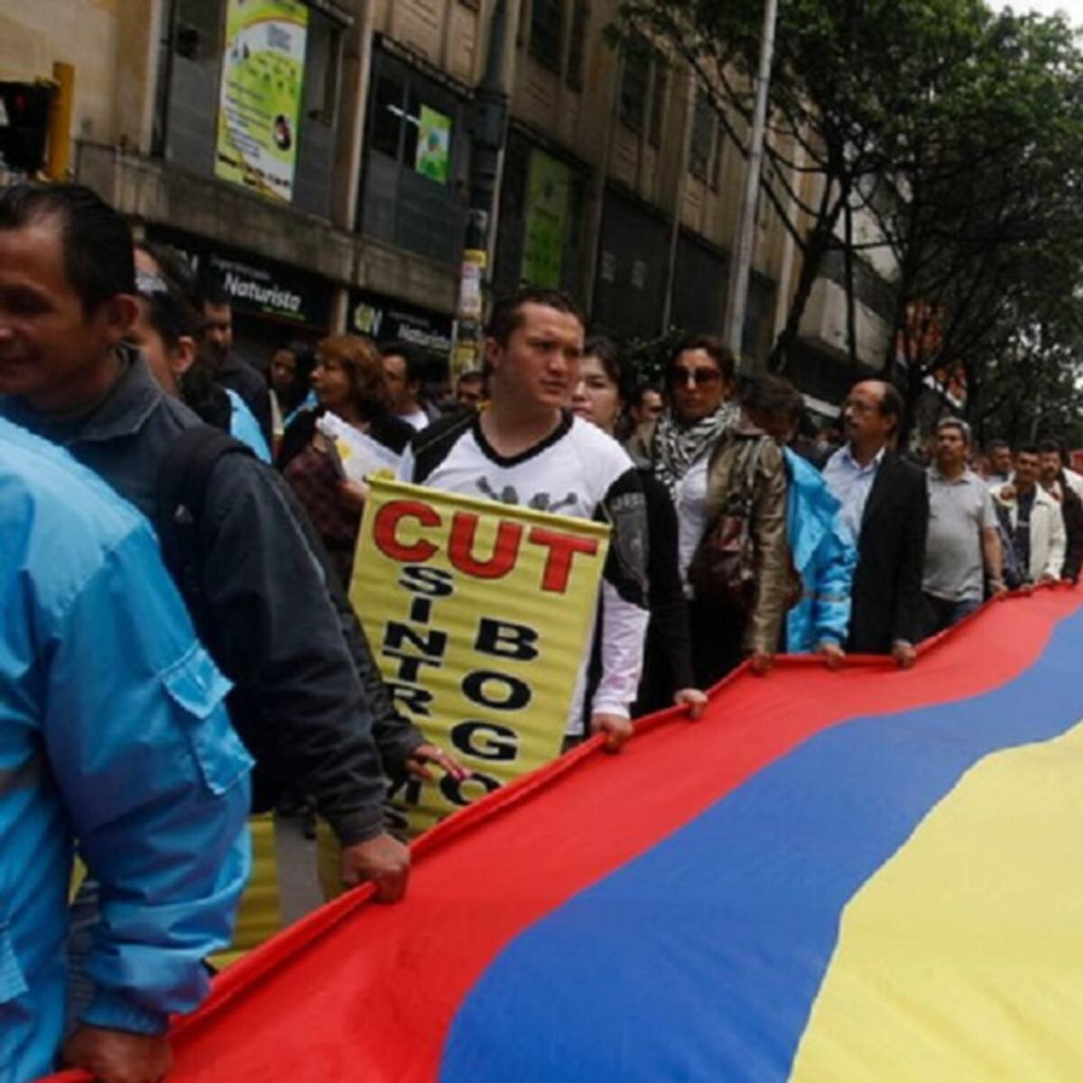 Centrales obreras marcharán por la reforma tributaria