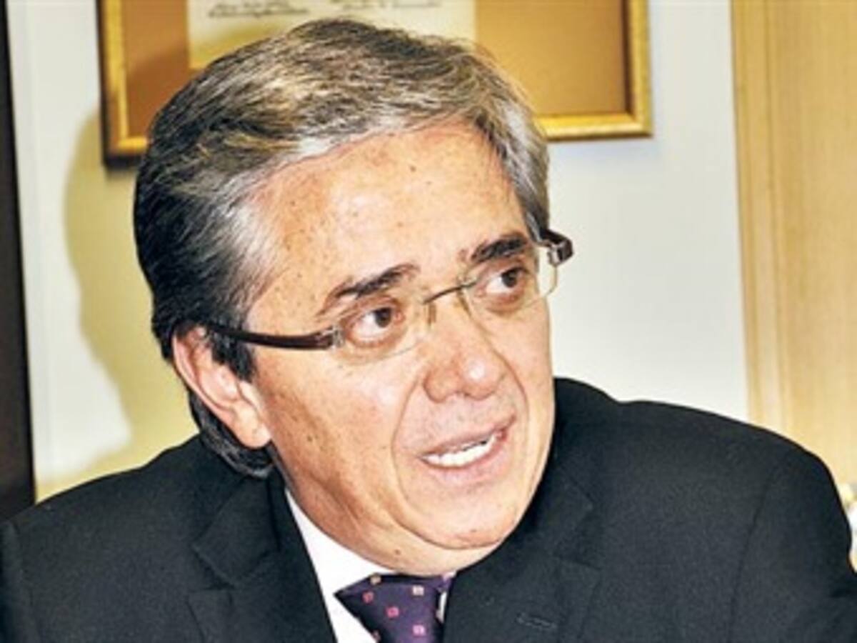 Aconsejarle a la gente que viaje masivamente 'sería una irresponsabilidad': Mintransporte