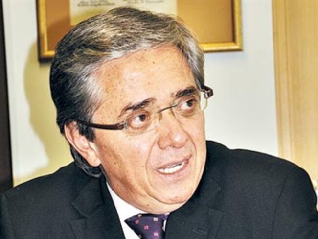 Aconsejarle a la gente que viaje masivamente 'sería una irresponsabilidad': Mintransporte